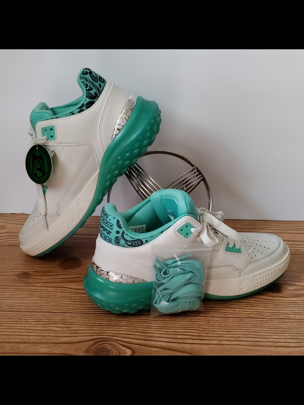 Skechers x Snoop Dogg Sizzle Buckets OG White Aqua Sneakers Women Size 8